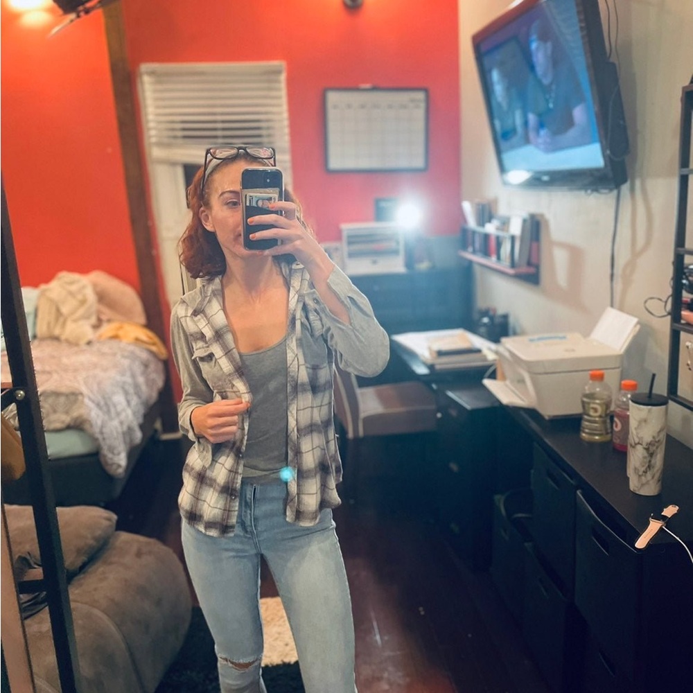 Flannel - Picture 2 of 9